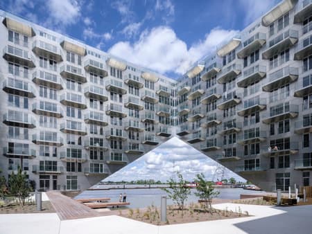 Sluishuis Residential Building