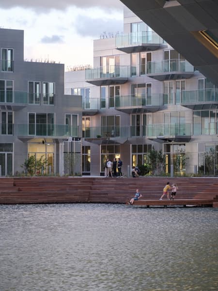 Sluishuis Residential Building