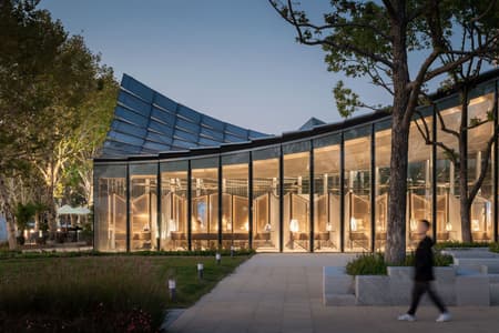 Jinji Lake Pavilion