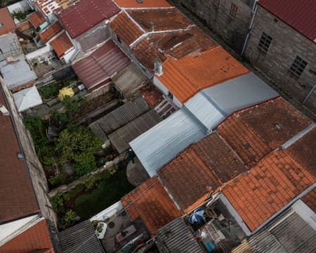 House Within a Few Lines