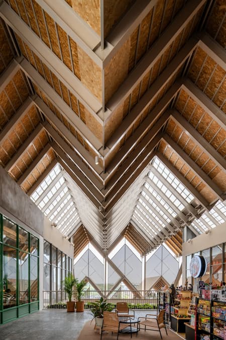 Central Nakhon Pathom