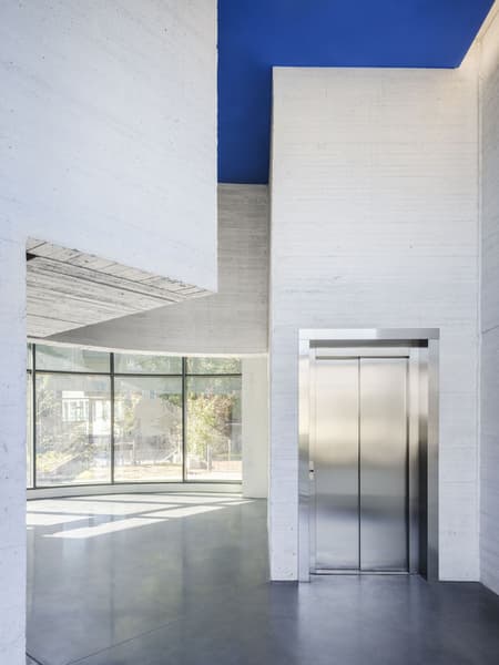Meander Residence 
