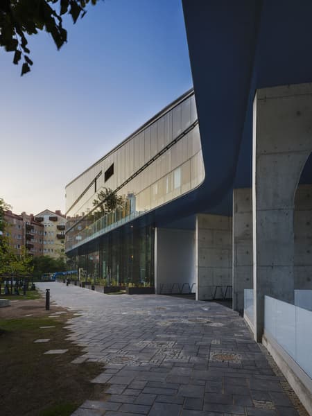 Meander Residence 