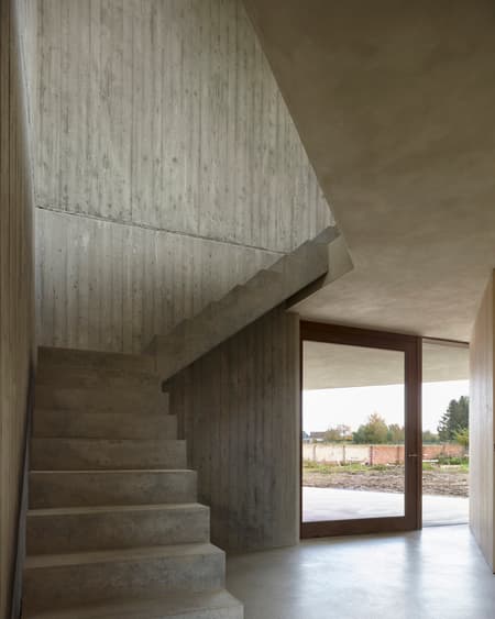 House B - T