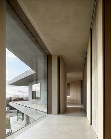 House B - T