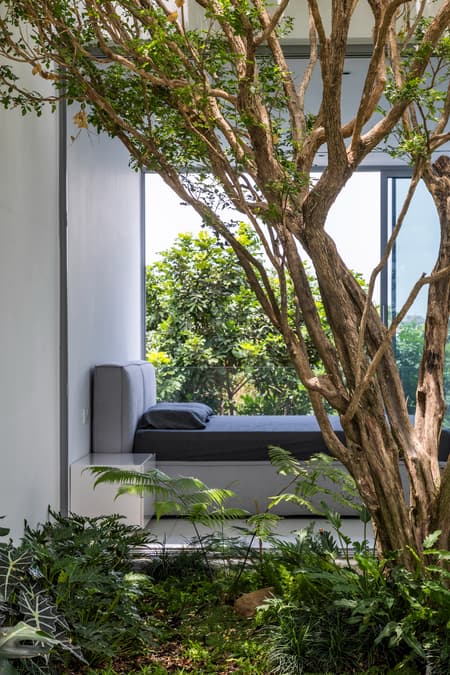 F10 House