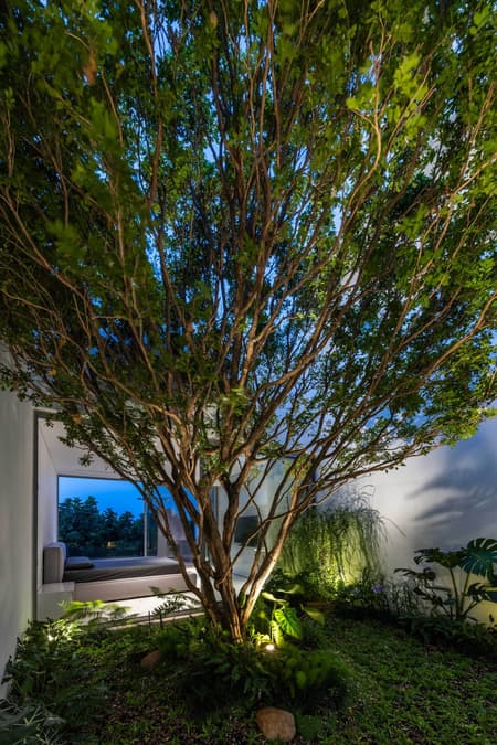 F10 House