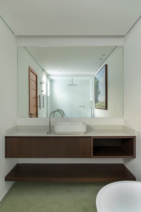 Vila House