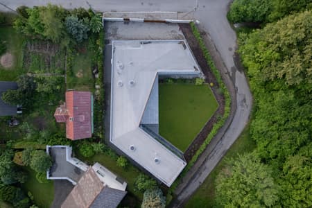 Lekeciu House