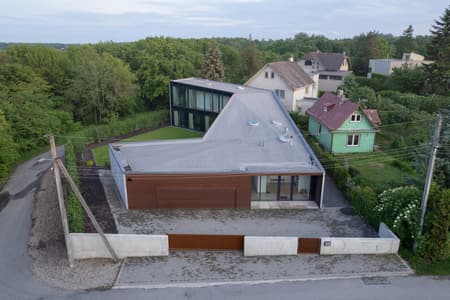Lekeciu House
