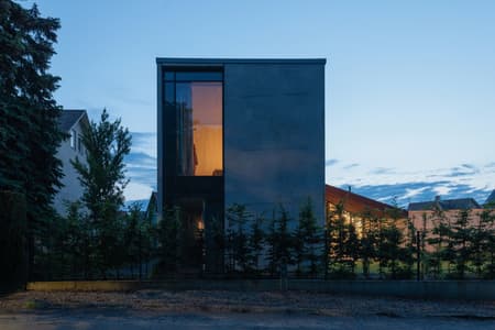 Lekeciu House
