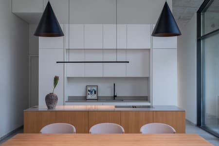 Lekeciu House