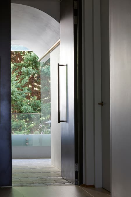 Pointe Living Apartment 