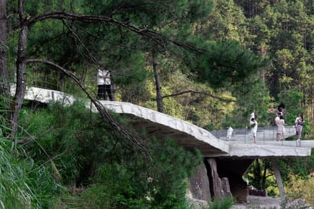 Moon Bay Waterfall Viewing 