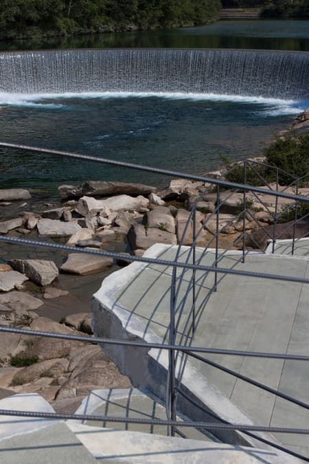 Moon Bay Waterfall Viewing 