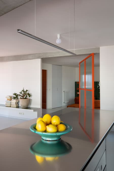 Villa T