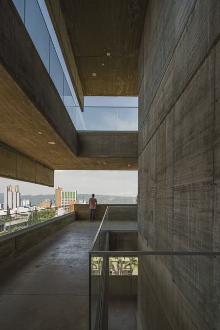 Faculty of Humanities Building - Industrial University of Santander 