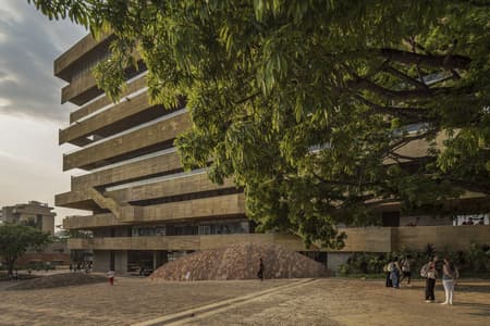 Faculty of Humanities Building - Industrial University of Santander 