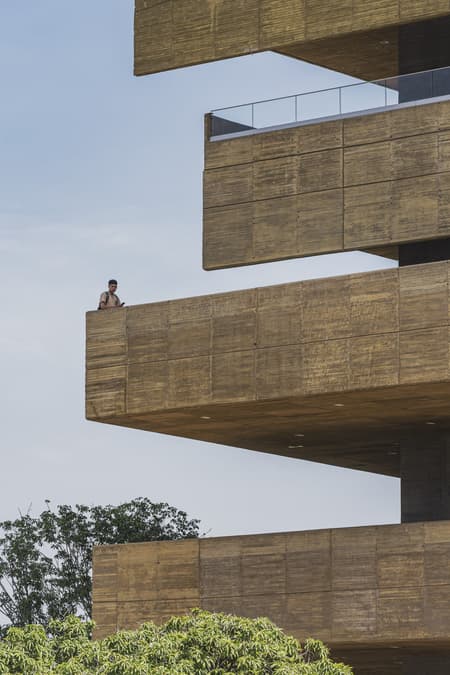 Faculty of Humanities Building - Industrial University of Santander 
