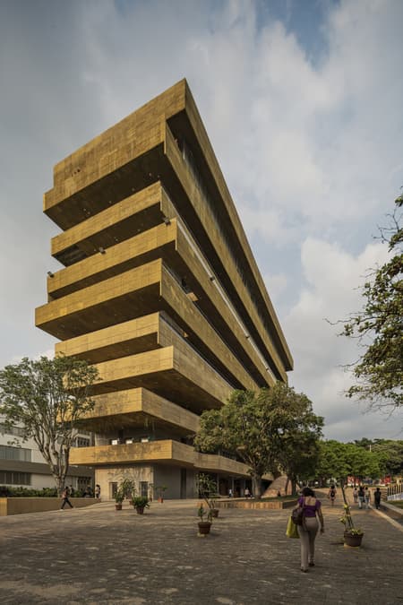 Faculty of Humanities Building - Industrial University of Santander 