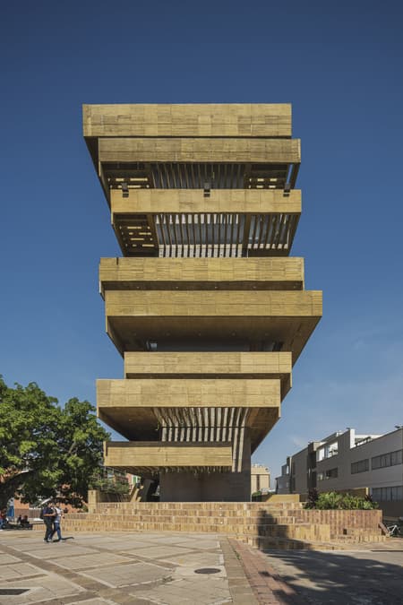 Faculty of Humanities Building - Industrial University of Santander 