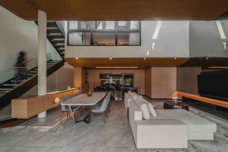 House of Dentist Couple