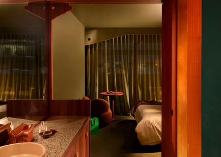 Melbourne Place Hotel 