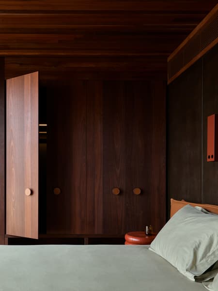 Melbourne Place Hotel 