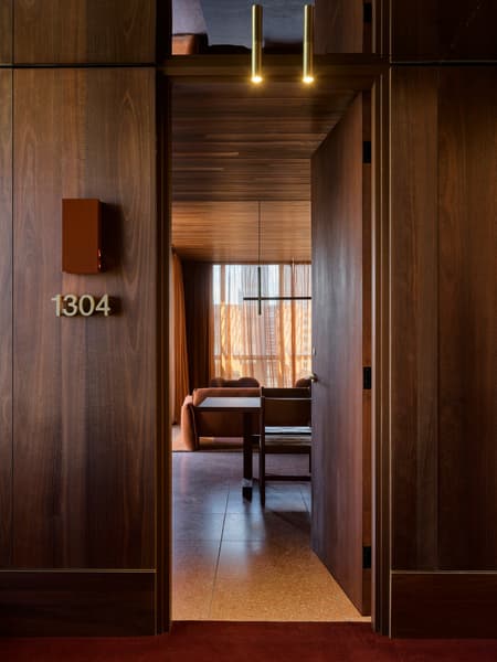 Melbourne Place Hotel 