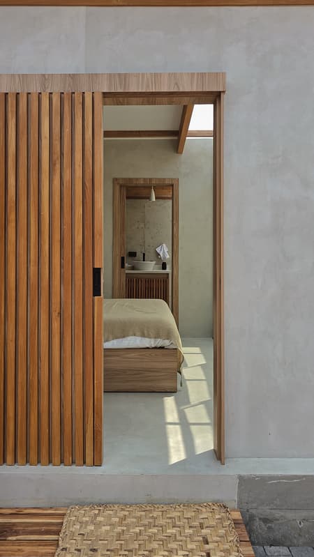 1.5-3 House