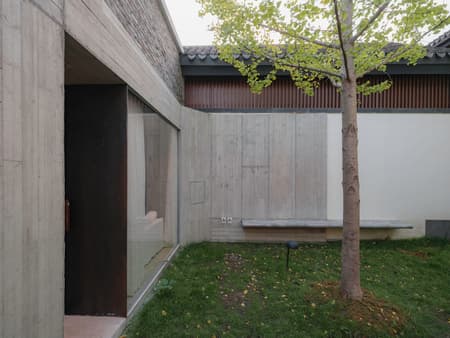 Jisifang Boutique & Woven Moonlight 