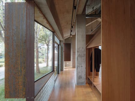 Jisifang Boutique & Woven Moonlight 