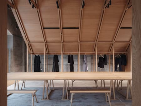 Jisifang Boutique & Woven Moonlight 