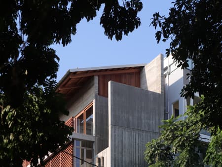 Vertical Tube House - Kam and Ly House