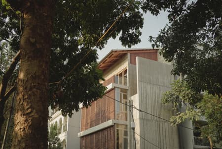 Vertical Tube House - Kam and Ly House