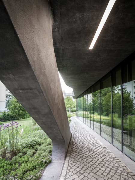 FOM University Pavilion