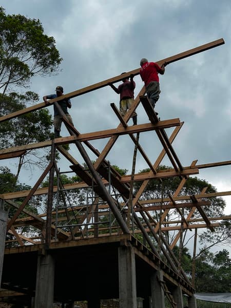 Hoguera de Madera Refuge
