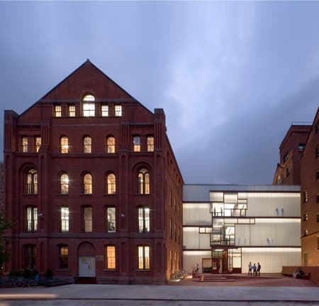 Pratt Institute, Higgins Hall Insertion