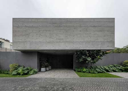 Trama House