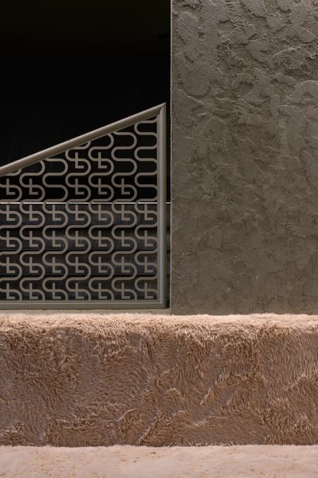 Send Location Flagship Store