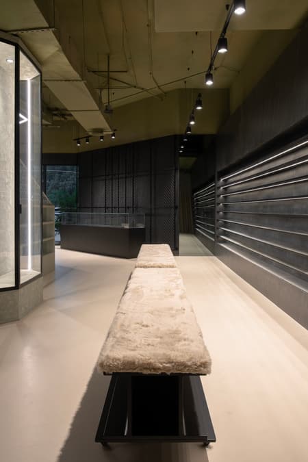 Send Location Flagship Store