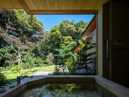 House at the Urban-Nature Threshold
