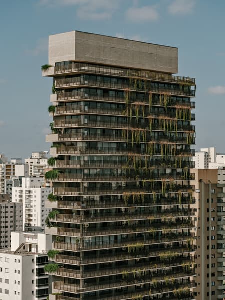 Ibaté Building