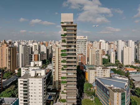 Ibaté Building