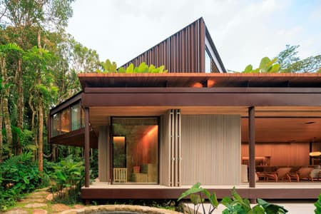 EKS Residence