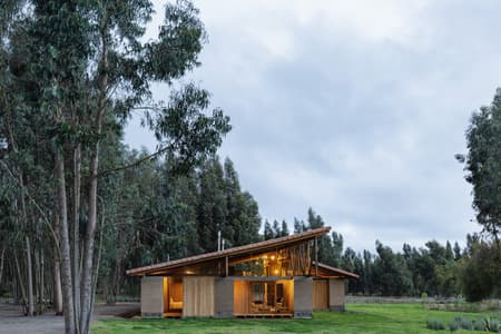 CASA LASSO/ LASSO HOUSE