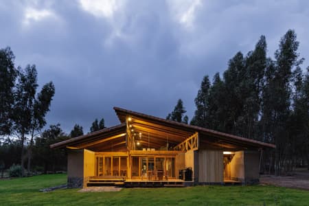 CASA LASSO/ LASSO HOUSE