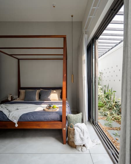 DVE: A Courtyard Home Shaped by Water and Light in Kerala