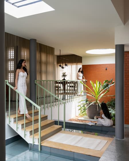 DVE: A Courtyard Home Shaped by Water and Light in Kerala