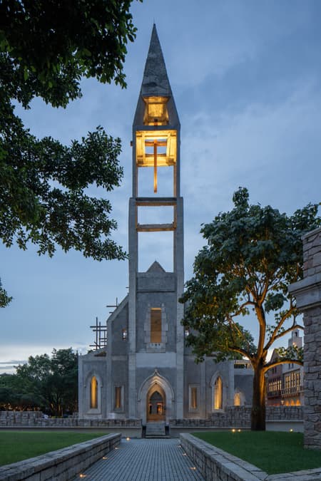 The “Old” Chaple 